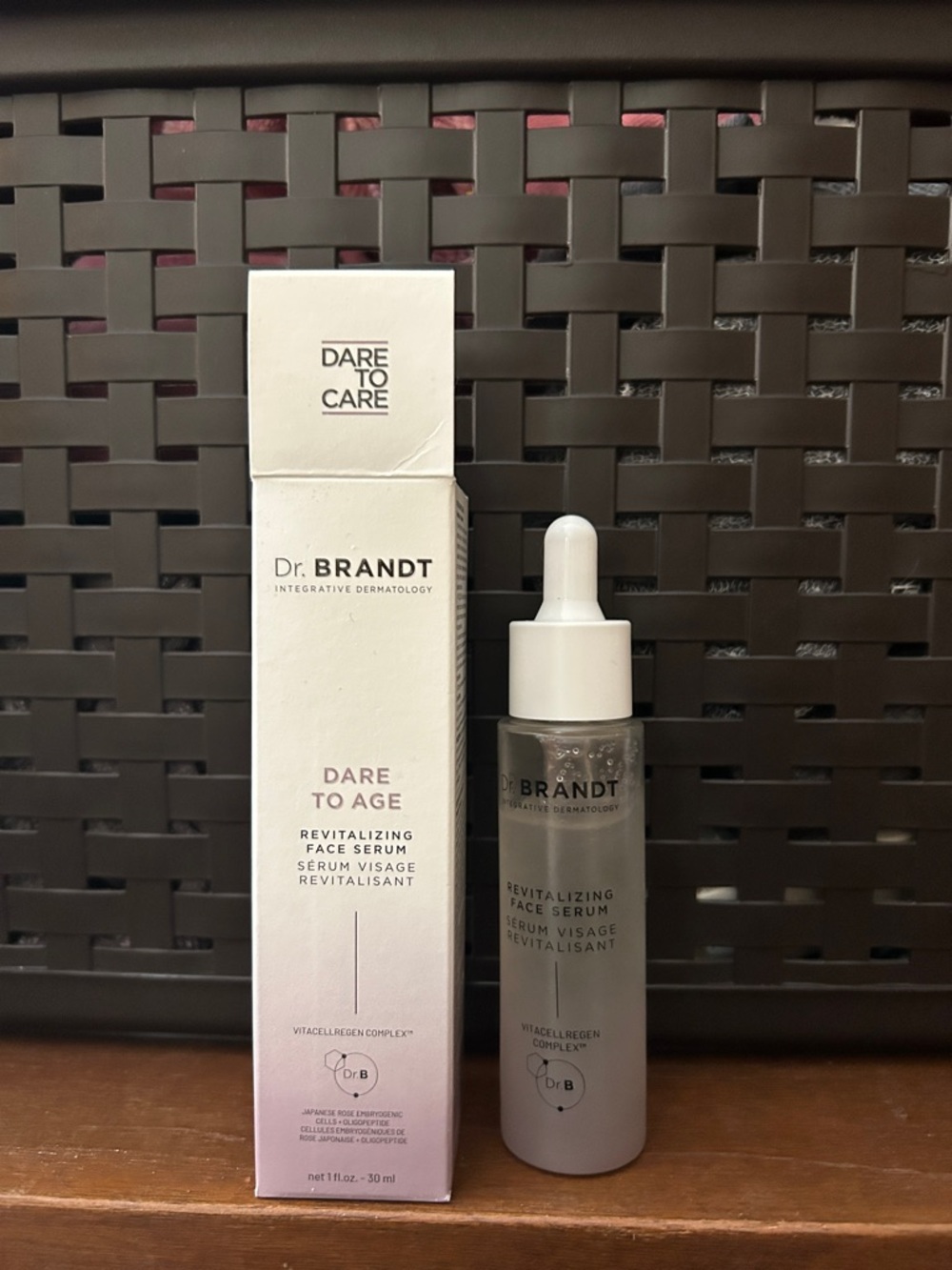 Dr. Brandt Dare to Age Revitalizing Serum - Picture 4 of 4